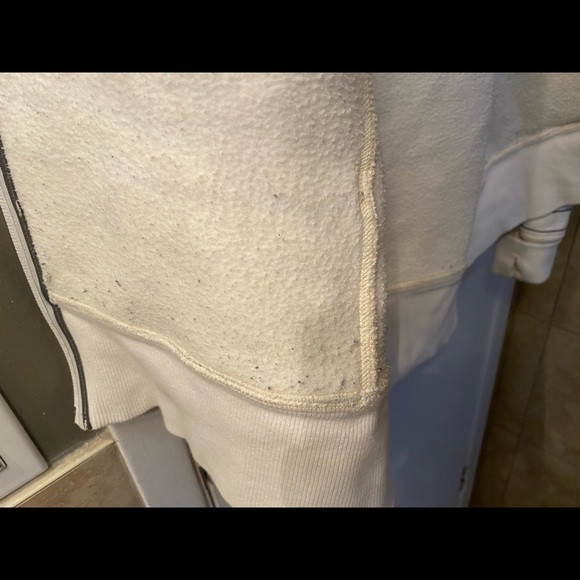 Lululemon Hoody (Women’s) - Picture 6 of 6